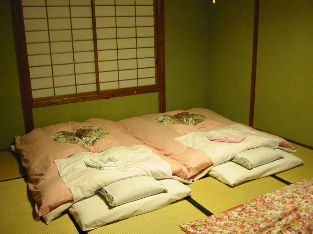 Schlafkultur: In Japan Schläft Man Überall | Japanwelt throughout Japanische Schlafzimmer