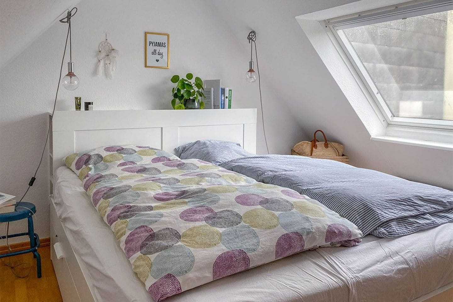 Schlafzimmer Mit Dachschräge Gestalten – Stilvolle Ideen - [Living pertaining to Schlafzimmer Mit Schräge Gestalten