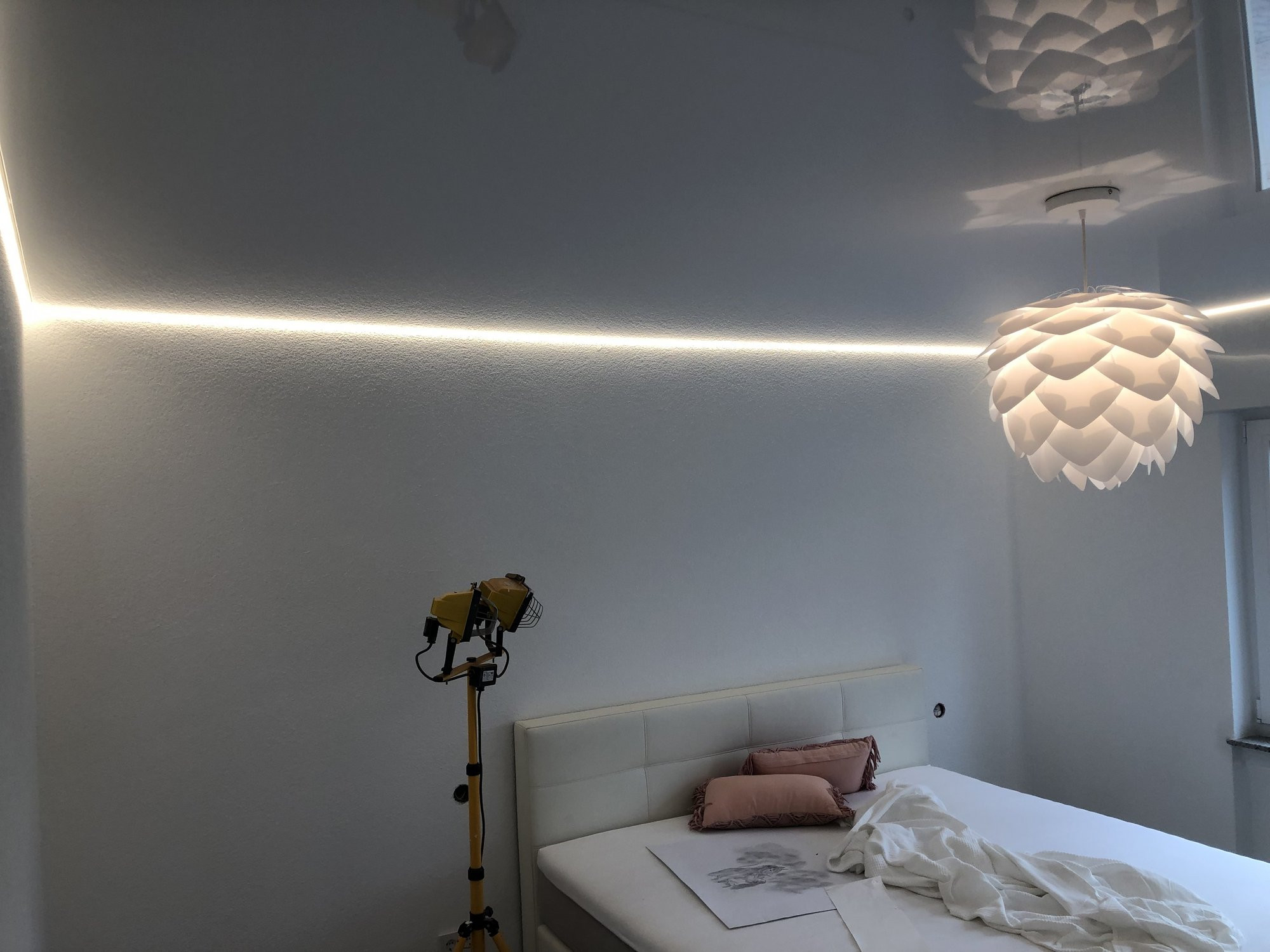 Spanndecken Und Lichtdecken Für Das Schlafzimmer: Cbspanndecken inside Led Lichtleiste Schlafzimmer