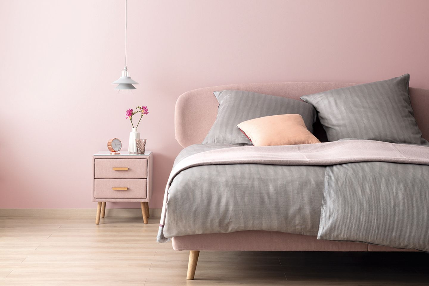 Schlafzimmer In Rosa Mit Grauer Bettwäsche - [Schöner Wohnen] in Wandgestaltung Schlafzimmer Altrosa